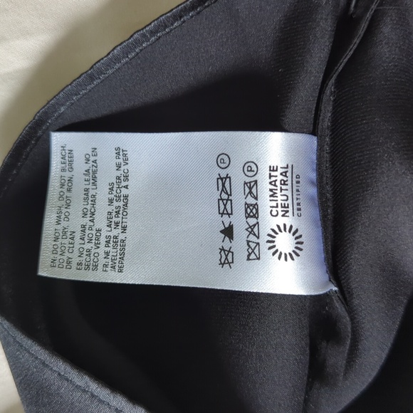 ♥️ NWT Reformation Edda Silk Skirt Black XL - Picture 8 of 10